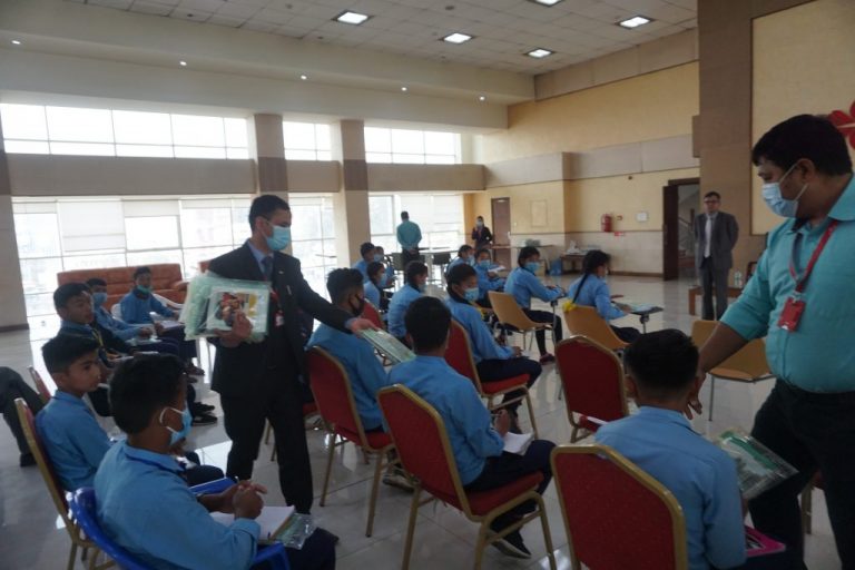 प्रभु बैंकले वित्तीय साक्षरता कार्यक्रम अन्तर्गत दियो विद्यार्थीहरुलाई बैंकिङ्ग ज्ञान
