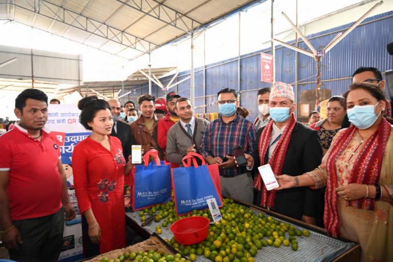 मेगा क्यूआर कोड बिस्तार तीव्र, अब जोरपाटीको तरकारी बजारमा क्यूआर कोडबाट भुक्तानी