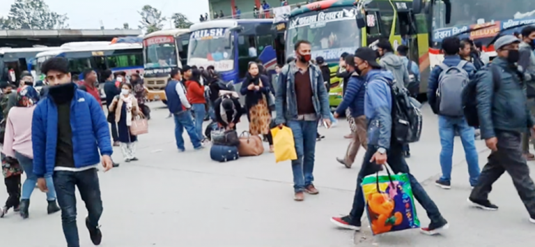 दशैंकाे मुखमा सार्वजनिक सवारी साधनको भाडा बढ्यो, उपत्यकामा अब न्युनतम १८ रूपैंयाँ