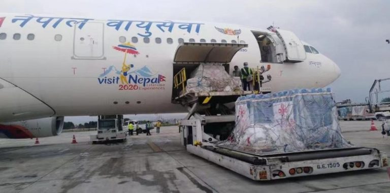 चीनबाट ८ लाख डोज खोप आइपुग्दै, क-कसले पाउछन् ?