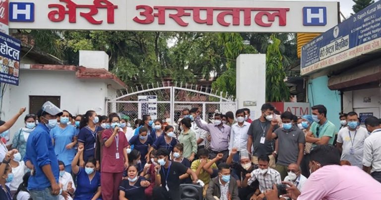 स्वास्थ्यकर्मीमाथि कुटपिट गरे तीन वर्षसम्म जेल