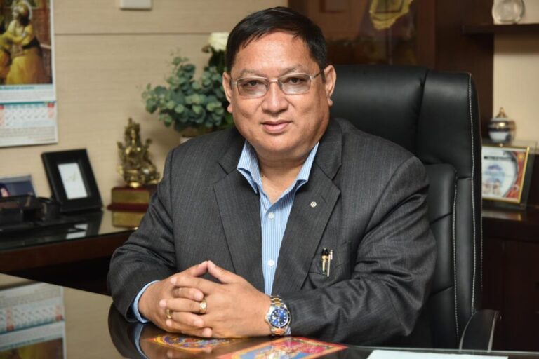 सरकारी सुविधा नलिने स्वास्थ्य राज्यमन्त्री श्रेष्ठको  घोषणा