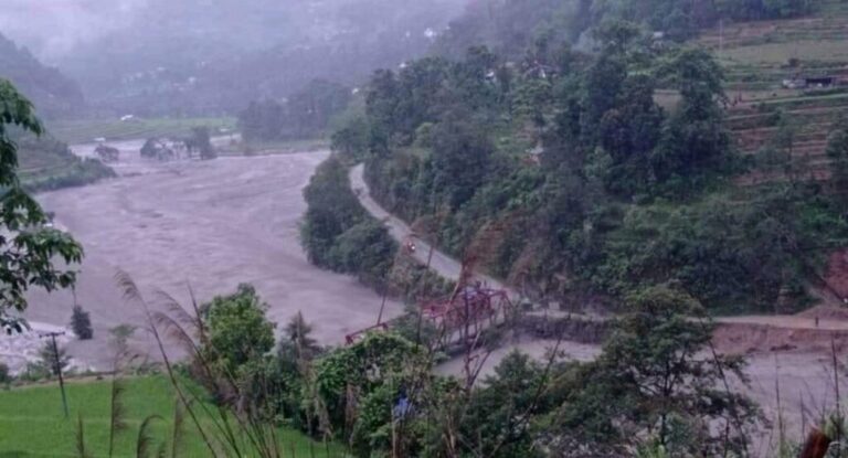 मेलम्ची इन्द्रावती सडक पुनः अवरुद्ध
