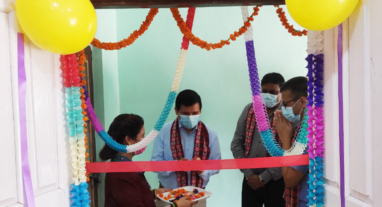 करदाता सेवा कार्यालय तौलिहवामा सिभिल बैंकको एक्सटेन्सन काउन्टर