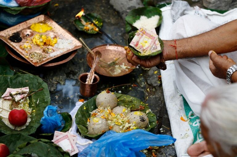 सोह्र श्राद्ध आजदेखि सुरू, किन गरिन्छ सोह्र श्राद्ध?