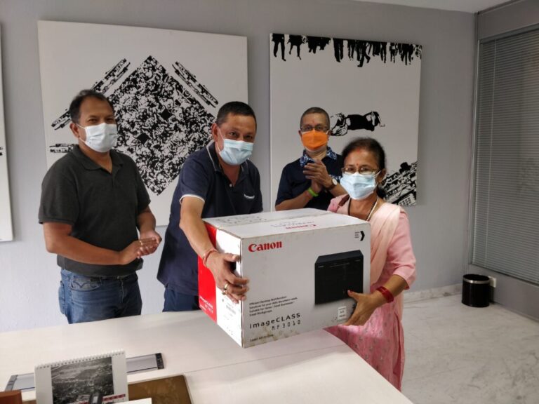 हिमालयन बैंकद्वारा ‘दिदी बहिनी कृषक समूह’लाई प्रिन्टर हस्तान्तरण