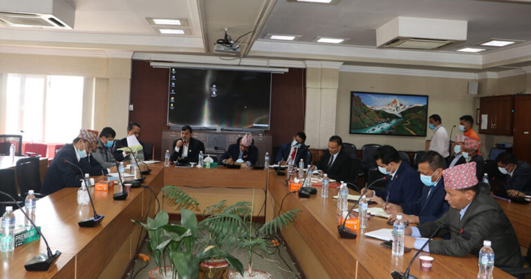 सार्वजनिक निर्माणका काम अब दुई सिफ्टमाः अर्थमन्त्री शर्मा