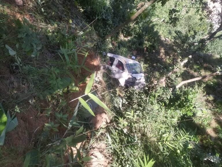 काभ्रेमा माइक्रो बस दुर्घटना हुँदा १८ जना घाइते