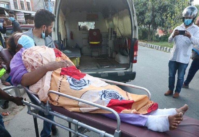 अधिकारकर्मी रुवी खान अस्पताल भर्ना