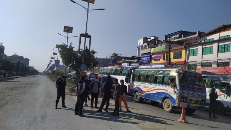 इन्धनको मूल्यवृद्धिविरूद्ध विद्यार्थीहरूद्वारा विराेध प्रदर्शन र चक्काजाम