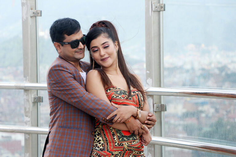 अञ्जु पन्तको स्वरमा विनोद केसीको ‘मखमली’ (भिडियाेसहित)