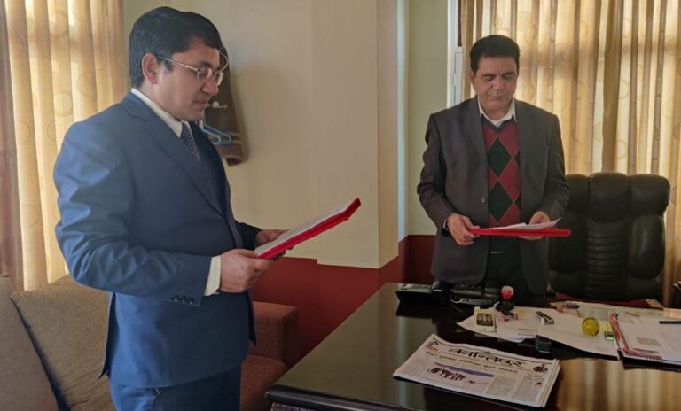 एनआईसी एशिया लघुवित्तका अध्यक्ष ढकालद्वारा पद तथा गोपनीयताको शपथ