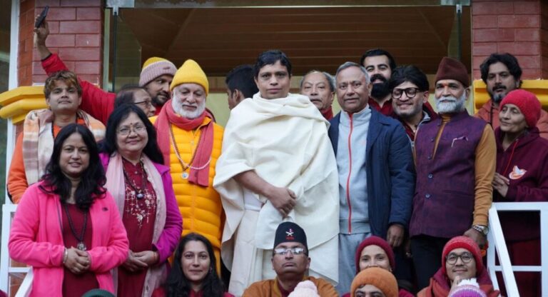 आचार्य बालकृष्ण पुगे ओशो तपोवनको भ्रमणमा
