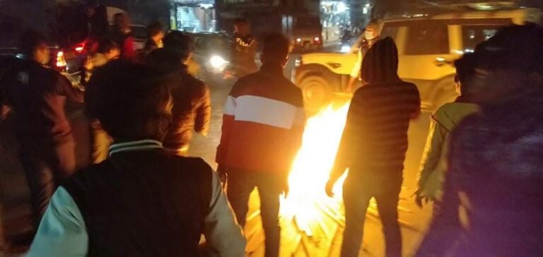 नेपाल बन्द सफल पार्न भन्दै विप्लव नेकपाद्वारा बनेपामा मसाल जुलुस प्रदर्शन