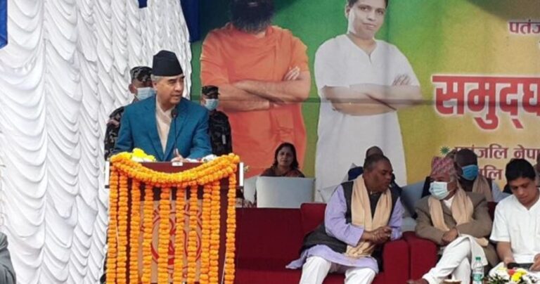 योगले स्वस्थ जीवनका लागि महत्वपूर्ण भूमिका खेल्छः प्रधानमन्त्री देउवा