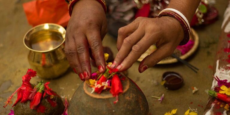यमपञ्चककाे चाैंथाे दिन आज गोवर्द्धन पूजा गरिँदै