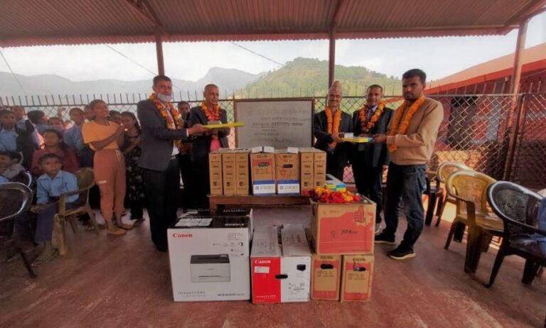 प्रगतिशील माध्यमिक विद्यालयलाई ज्योति विकास बैंकको सहयोग