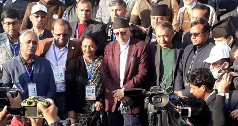 शेखर कोइरालाद्वारा सभापतिमा मनोनयन दर्ता, काे-काे छन् टिममा ?
