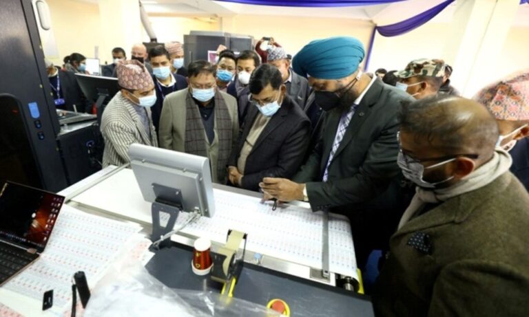 अब नेपालमै स्टिकर छपाइ