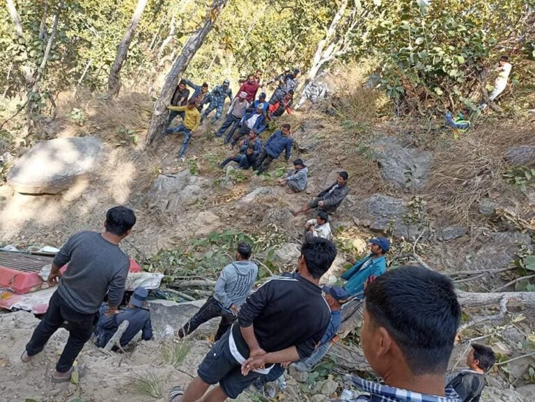 सङ्खुवासभा दुर्घटना : १० मृतक र पाँच जना घाइतेको पहिचान खुल्यो