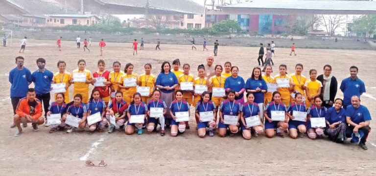 बाध्यताको यौन बन्धन : स्वतन्त्र खेल मैदानमा प्रतिस्पर्धा