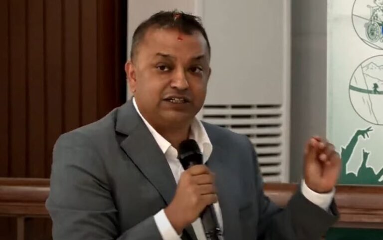 कम्युनिस्टले जस्ताे कांग्रेसले यो पाँच वर्ष खेर फाल्दैन : गगन थापा