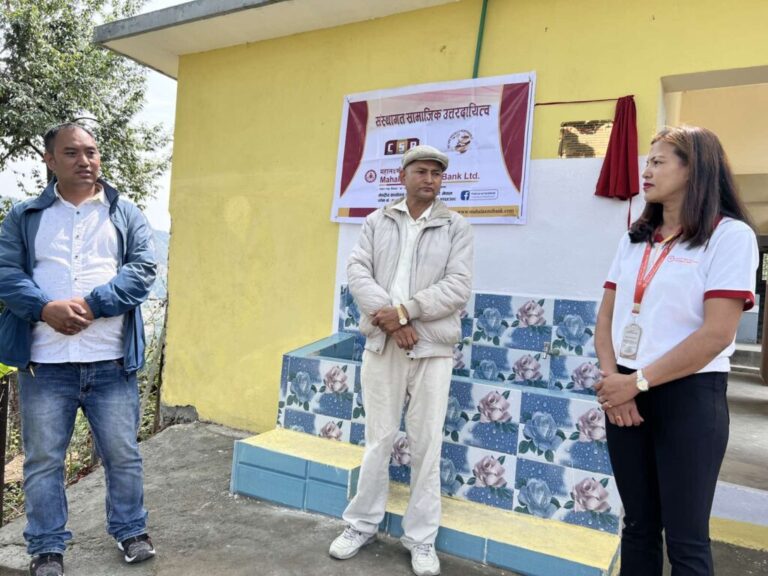 महालक्ष्मी विकास बैंकद्वारा विद्यालयमा खानेपानी व्यवस्थापन