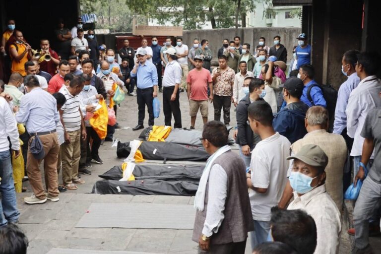 तारा एयर दुर्घटनामा मृतकहरुकाे अन्त्येष्टि