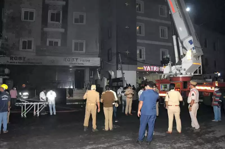 तेलंगानामा स्कुटर चार्ज गर्ने क्रममा आगलागी हुँदा आठको मृत्यु