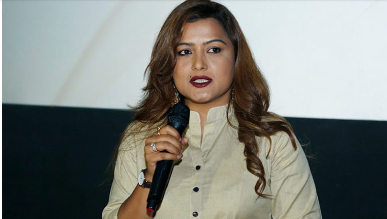 अभिनेत्री रेखा थापा भन्छिन्- देशको माया हुनेले आफ्ना सन्तान नेपाल बोलाए हुन्थ्यो !