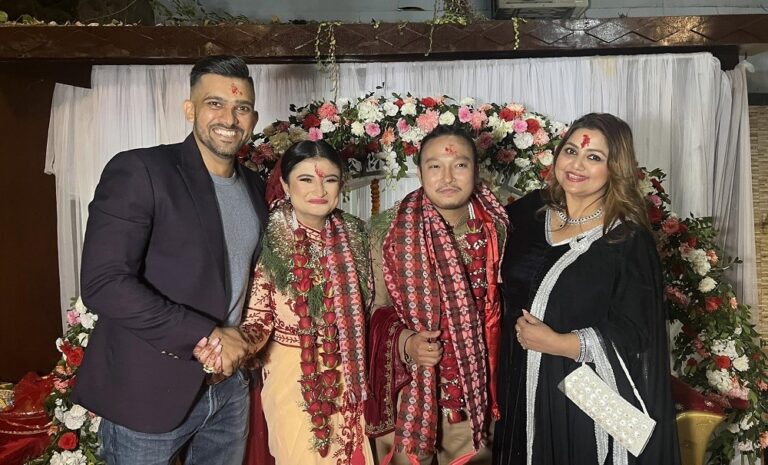 ‘कमेडियन’ विक्की अग्रवाल र श्रद्धा प्रसाईंबीच इन्गेजमेन्ट