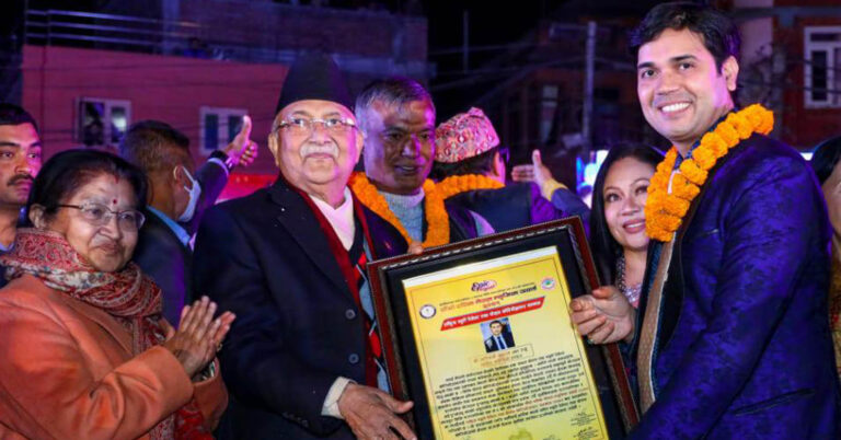 अश्विनीलाई राष्ट्रिय ब्युटी पेजेन्ट तथा फेशन कोरियोग्राफर सम्मान