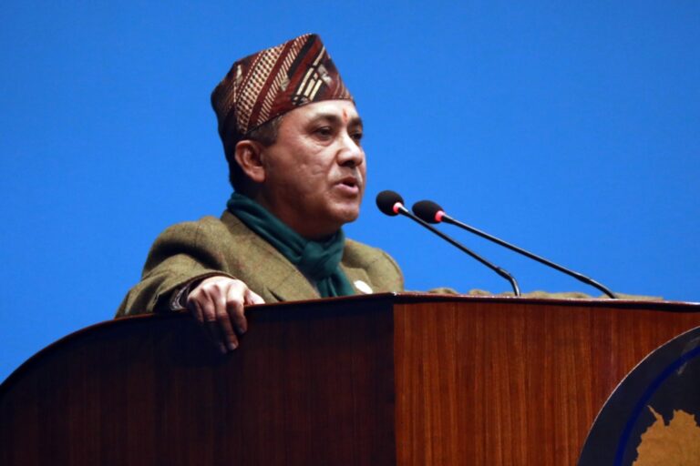 विपीलाई बुझ्न नसक्दा राजसंस्था नागार्जुनको जंगलमा थन्कियो : विश्वप्रकाश शर्मा