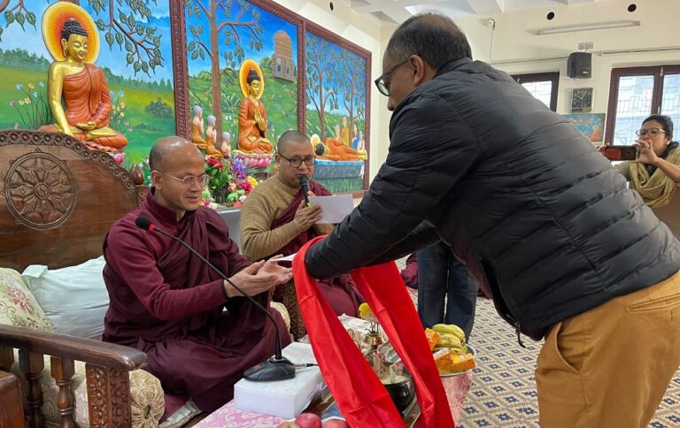 लुम्बिनी जनरल इन्स्योरेन्सद्वारा छात्रवृत्ति प्रदान