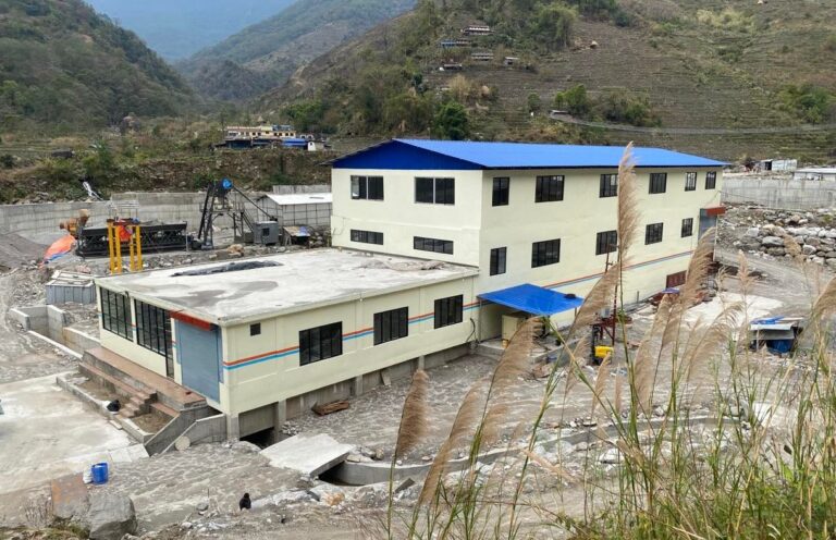 सुपरमादी जलविद्युत आयोजना पूरा, प्रसारण लाइनमा जोडियो