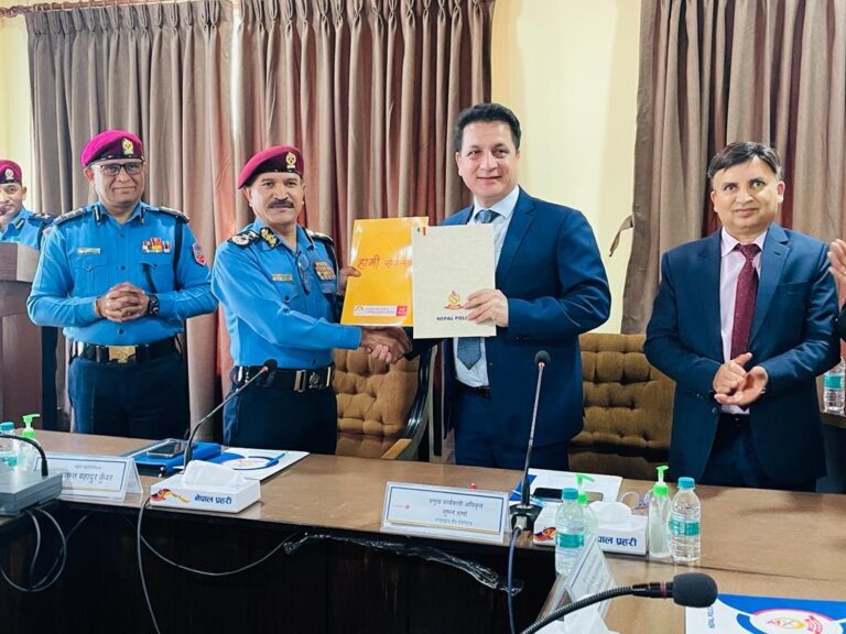 सनराइज बैंकले दियो नेपाल प्रहरी विद्यालयहरूलाई करिब ७० लाखको छात्रवृत्ति