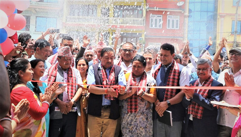 जोरपाटीको ‘सानो बजार’ मा कुमारी बैंकको क्यूआर सुविधा
