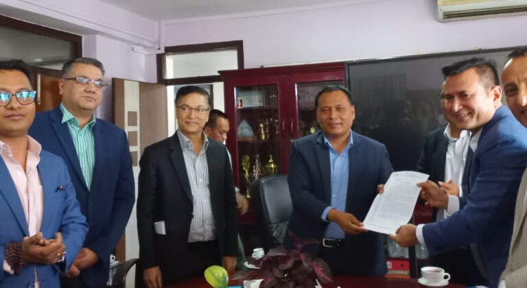 कुलमान घिसिङले इप्पानसँग भने- जलविद्युत आयोजनालाई ‘इनर्जी टेबल’ परिमार्जन गर्न दिन्छौं