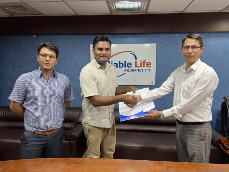 रिलायबल नेपाल लाइफले गर्‍यो क्रिकेट खेलाडीहरुको म्यादी बीमा