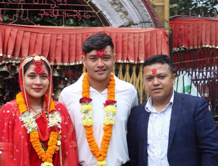 फुटबलर विमल घर्ती मगरले प्रेमिका लिनासँग गरे विवाह