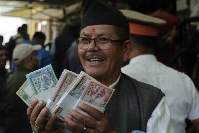 दसैं आयो ! भदौ २९ देखि नयाँ नोट साट्न पाइने, कहाँ-कहाँ पाइन्छ ?