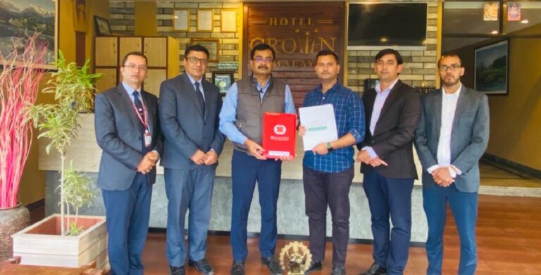 होटल क्राउन हिमालयजमा एभरेष्ट बैंकका ग्राहक र कर्मचारीलाई विशेष छुट
