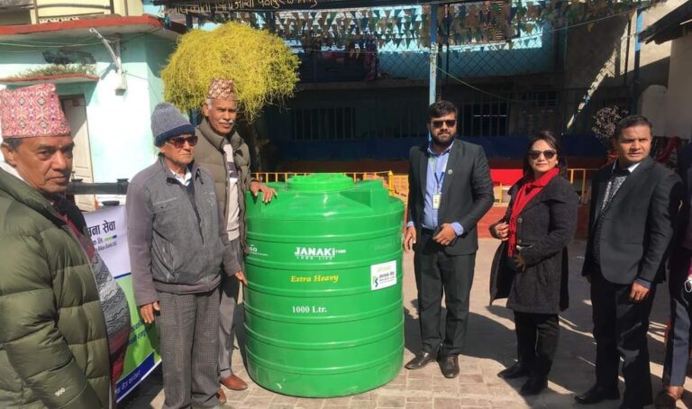 कामना सेवा विकास बैंकद्वारा मन्दिरलाई खानेपानीे ट्याङ्की र डस्टबिन हस्तान्तरण