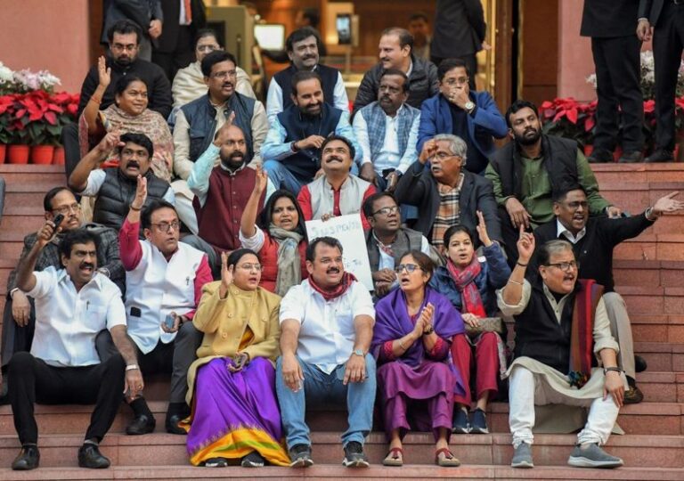 भारतमा निलम्बित सांसदको संख्या १४१ पुग्यो