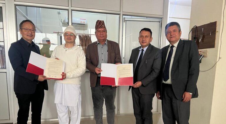 एभरेष्ट बैंक र धनगढी नेत्रालयबीच विशेष छुट प्रदान गर्ने सम्झौता