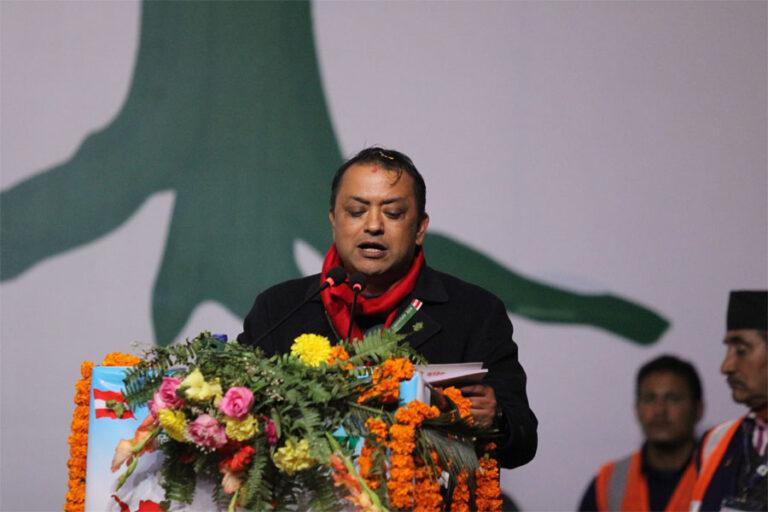 सत्यको पक्षमा उभिँदा पार्टी फुट्दैन, हामी न झुक्छौँ, न झुक्किन्छौँ : गगन थापा
