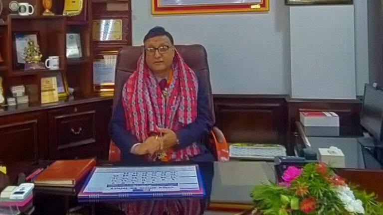 राष्ट्रिय बैंकका नवनियुक्त प्रमुख कार्यकारी अधिकृत खनालद्वारा पदभार ग्रहण