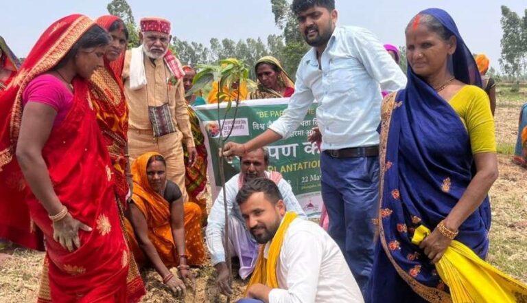 मुक्तिनाथ विकास बैंकद्वारा हरियाली अभियान अन्तर्गत इलाम र महोत्तरीमा वृक्षरोपण