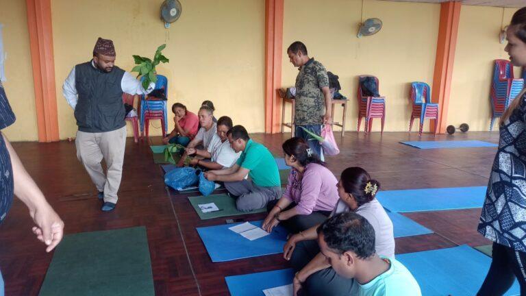 विद्यालय आयुर्वेद तथा योग शिक्षा कार्यक्रम सम्पन्न (फोटो फिचरसहित)