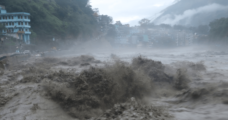 आयोजनामा बाढी पस्दा २०० मेगावाट विद्युत उत्पादन बन्द